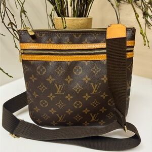 Authentic, vintage Louis Vuitton monogram crossbody